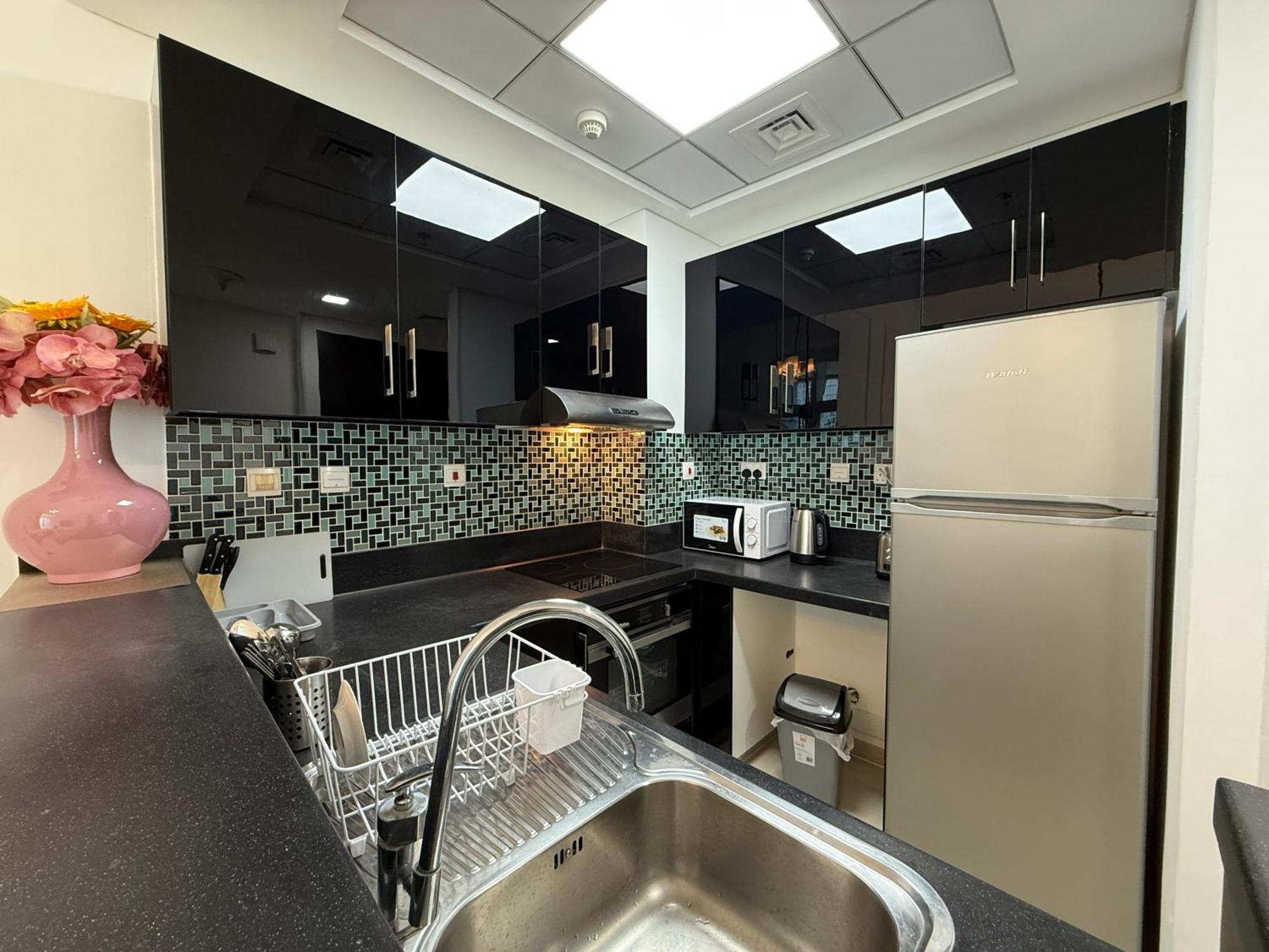 Cozy At Botanica Tower Marina By Gardenia Apartment *
